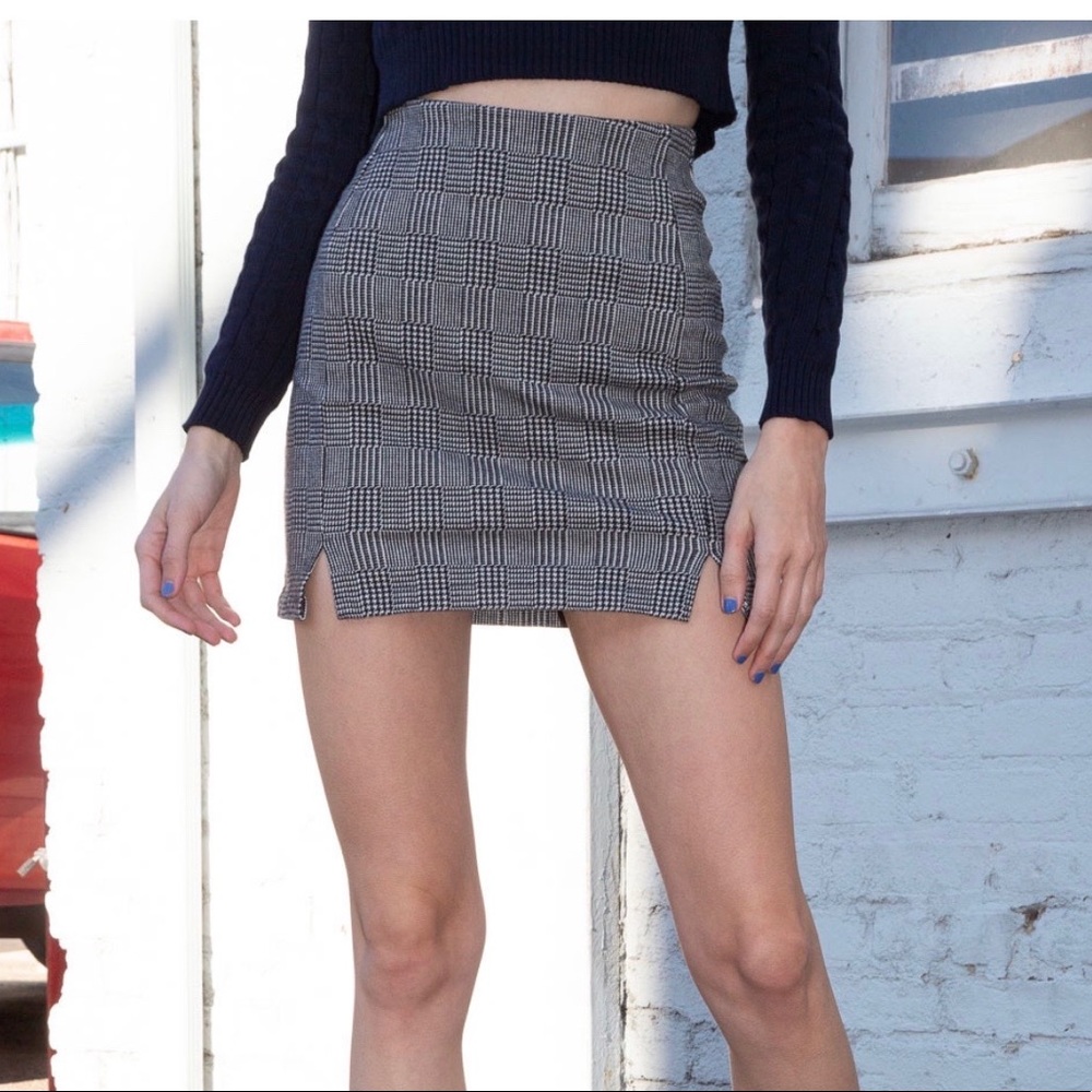 Brandy Melville cara skirt (black & white)